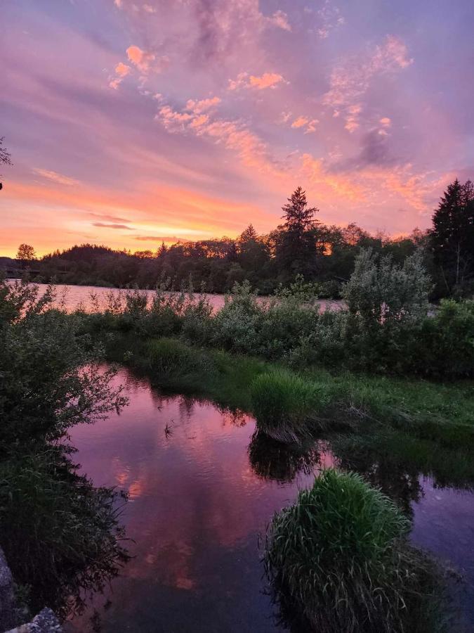 Campbell River Lodge ภายนอก รูปภาพ
