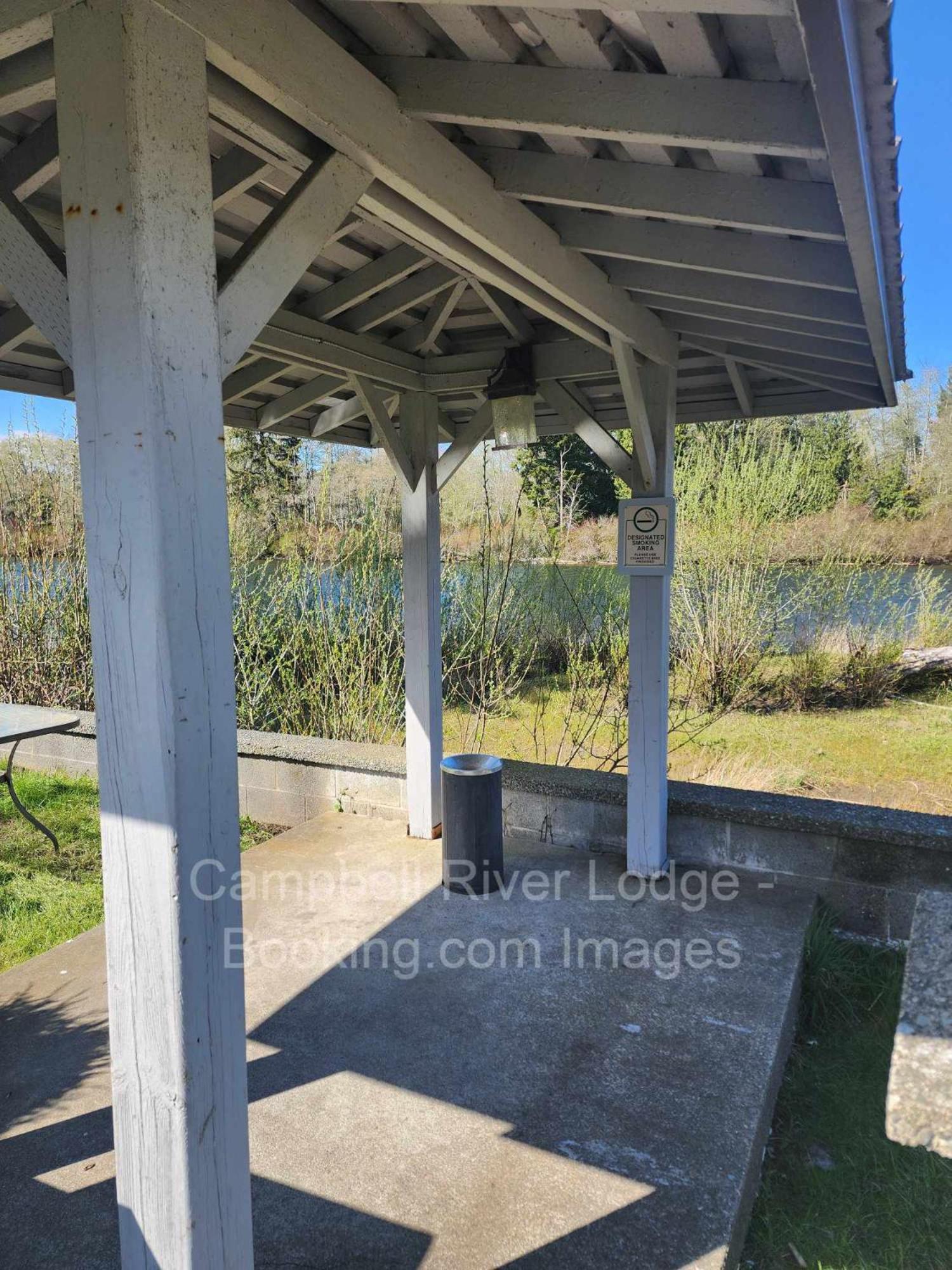Campbell River Lodge ภายนอก รูปภาพ