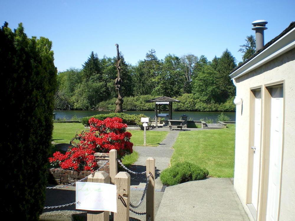 Campbell River Lodge ภายนอก รูปภาพ