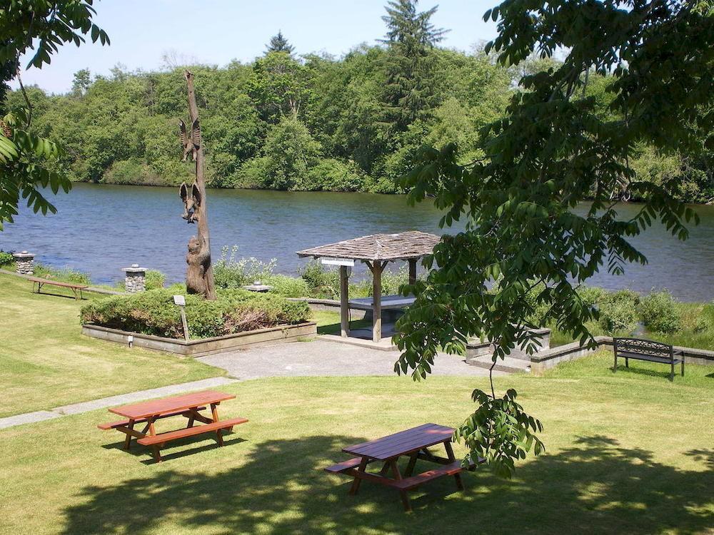 Campbell River Lodge ภายนอก รูปภาพ