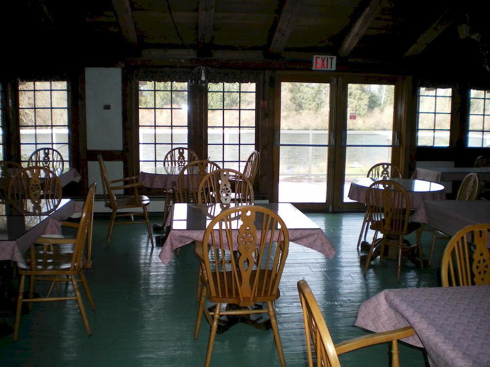 Campbell River Lodge ภายนอก รูปภาพ