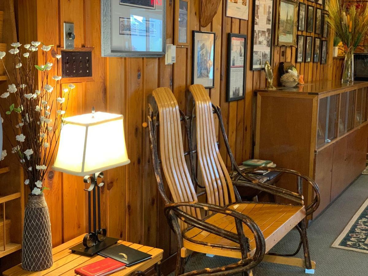 Campbell River Lodge ภายนอก รูปภาพ
